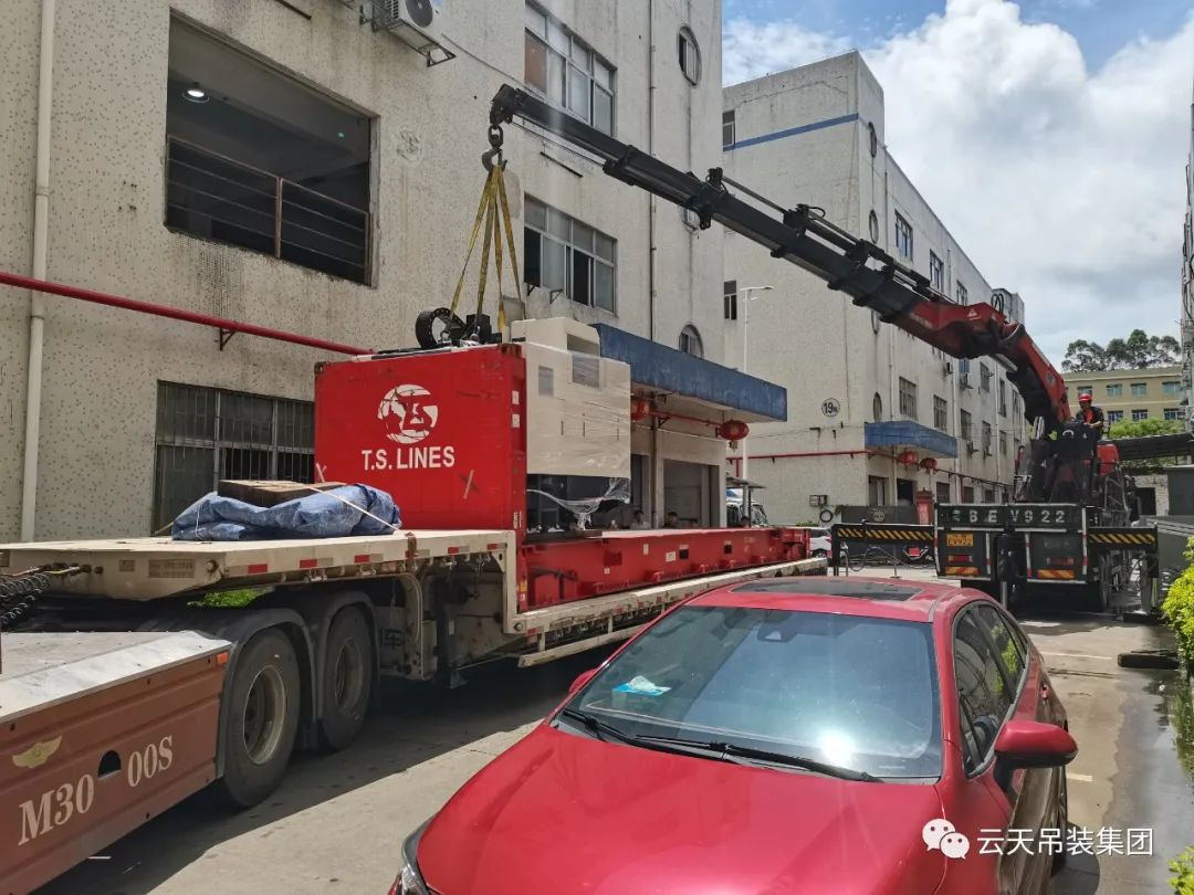 机械设备搬运装车施工作业案例07.jpg