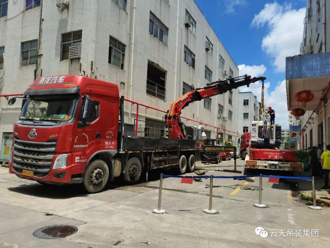 机械设备搬运装车施工作业案例06.jpg